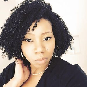 Meet your Posher, Nikia